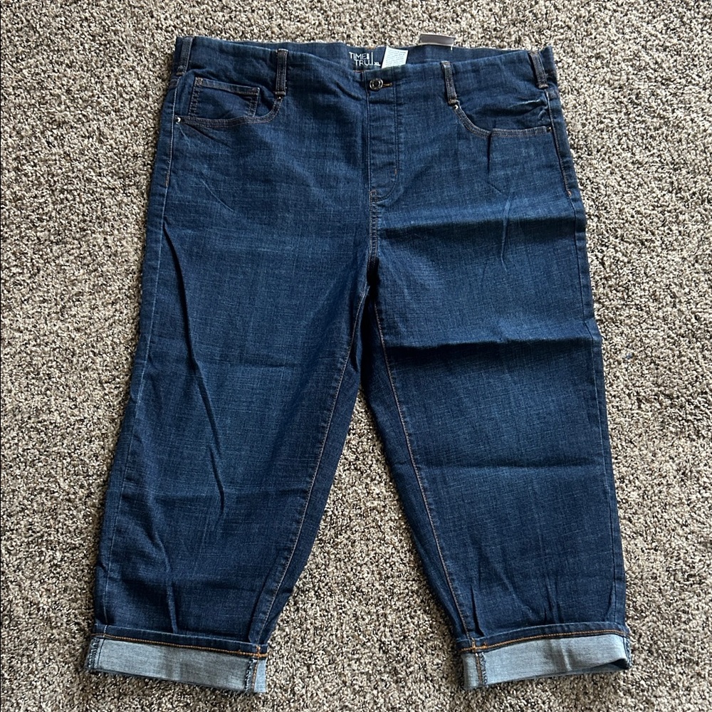 Time and Tru Dark Indigo High-Rise Jean Capris NWT